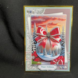 Traditionele kerstkaart decoupage, rode kerstbalkaart, gepersonaliseerd, handgemaakt in het Verenigd Koninkrijk