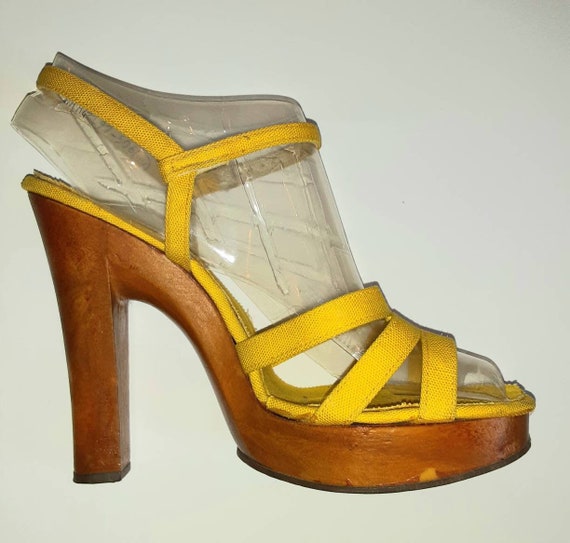 yellow platforms