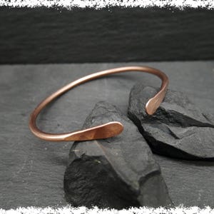 MINIMALIST COPPER BANGLE, Pure Copper Bracelet, Flat, Adjustable, Handmade Copper Jewelry, Copper Arthritis Bracelet, 7th Anniversary Gift