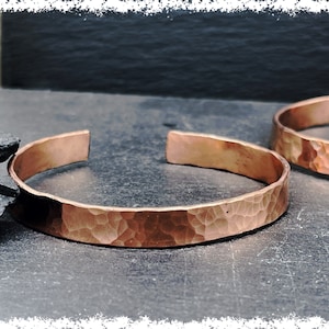 GEHAMERDE KOPEREN ARMBAND, verstelbare, puur koperen armband, handgemaakte koperen sieraden, koperen artritis armband, minimalistische sieraden, genezing.