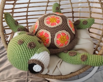 Squirt, crochet turtle, finding nemo, plush squirt