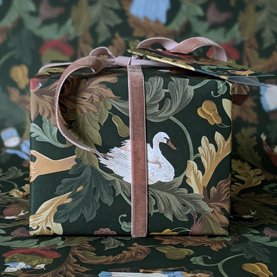 12 Days of Christmas Wrapping Paper Set – Velvet Ribbon & Matching Gift Tags
