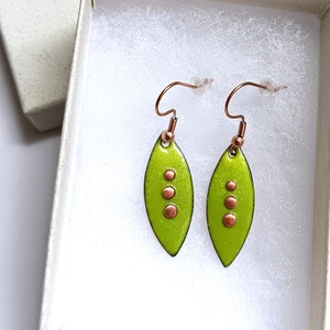 Green earrings, oval earrings, Mother&#39;s Day, gift for women, gift for teenagers, birthday gift, green gradient jewelry