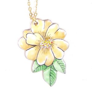 Flower pendant, cream and white flower, boho style, gift for women, teenage girl gift, birthday gift, boho pendant, Mother&#39;s Day