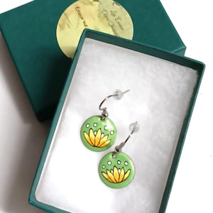 Flower earrings, green earrings, Mother&#39;s Day, gift for women, gift for teenagers, birthday gift, lotus flower motif