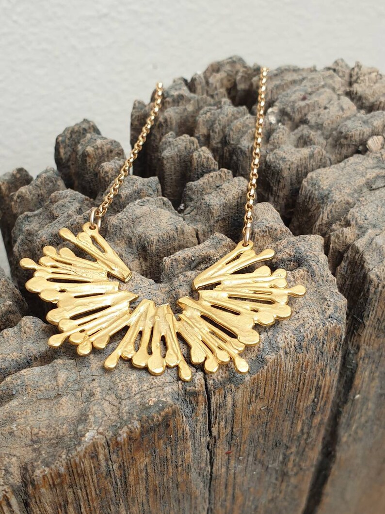 Wild flower gold necklace. Romantic nature jewelry. holuday | Etsy