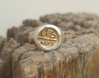 Signet ring. gold and silver signet ring.  Round stamp ring. Pinky ring. rustic ring. Handmade ring for a women. seal ring for her