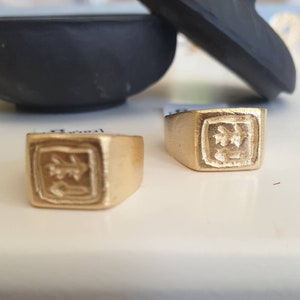 Gold pinkfarbener Ring. Siegelring. Signet Ring. Stempelring. Gold Signet Ring. Vintage Ring. Signet Ring für Frauen. Zierliche Signet Ring. Goldring