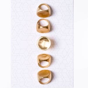 Gold ring. Round flat ring. Coin ring without a coin. Hammered ring. Statement ring. gold cocktail ring.  designer ring. matt. Holiday gift