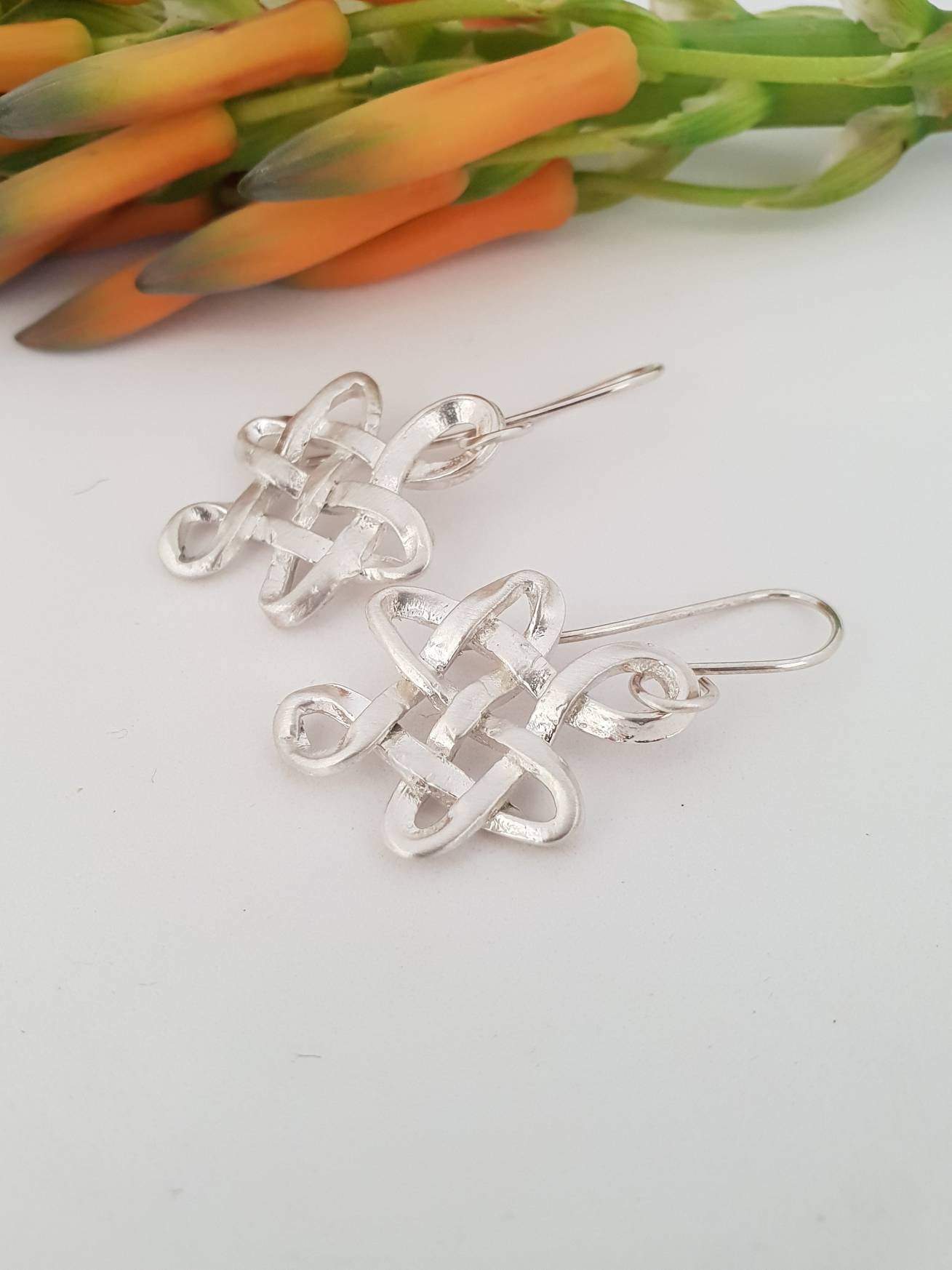 Orecchini A Cerchio Con Nodo Infinito In Argento Sterling 925 – Zirconi Cubici – Simbolo Eterno