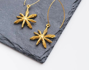 Anissflower gold earrings. Long aniss flower earrings. Gold aniss seed earrings.  Long dangle aniss star earrings. Statement  earrings.