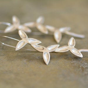 Silver flower statement earrings. Sterling silver drop earrings. Silver floral long earrings. Romantic dangle earrings. bridesmaid earrings.