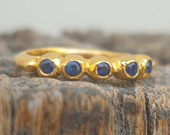 Gold Sapphire ring. Gold five stone band ring. May birthstone gem ring. Goldfilled ring. Classic gold ring. Gift for her