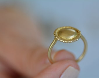 Gold domed ring. Gold hammered ring. Disc ring. Round ring with bubbles. Retro ring. vitage gold ring. Hammered disc ring. Gold Women ring