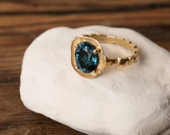 Blue topaz london solid gold ring. Oval gold ring. Gold deep blue topaz ring. 14k gold ring. Solitaire ring. Engagement ring.