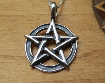 Suvani Jewelry 925 Sterling Silver 19 mm Pentagram Pentacle Star Amulet Protective Pendant Necklace 18