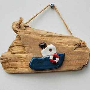 Charakter Nautische Dorset Treibholz und Blau Keramik Fischerboot Wandbehang Plaque Shabby Chic