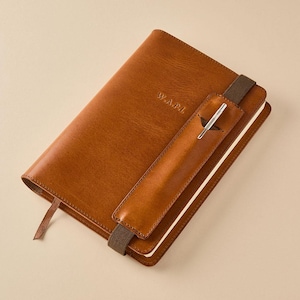 Personalised Refillable A5 Leather Journal + Pen Holder / Luxury Leather Notebook Gift / Personalized Leather Notebook with Pockets