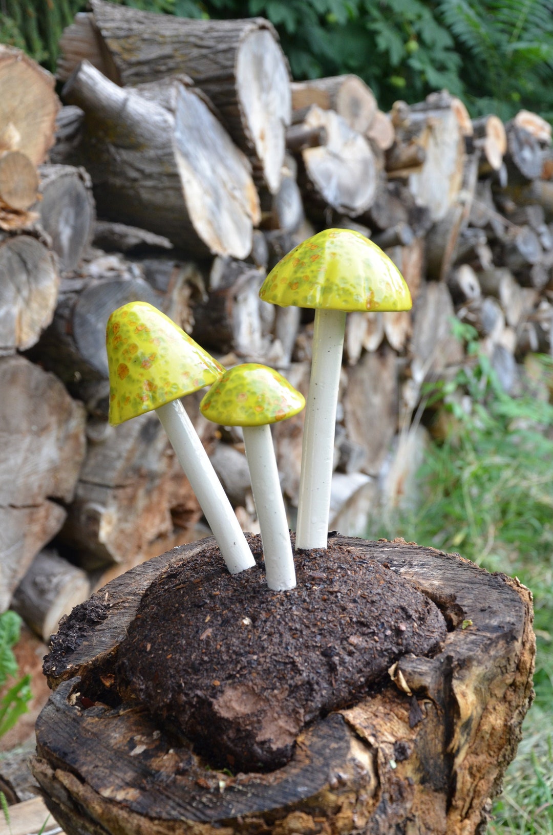 Kiwi Ceramic Mushroom. Shroomyz. Lime Green Mushroom Color