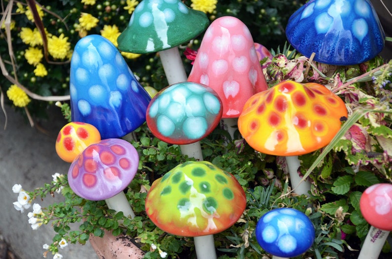 Ceramic Mushrooms: THE GUMDROP COLLECTION Pack. Shroomyz. Garden Decoration Outdoor Art Bild 3