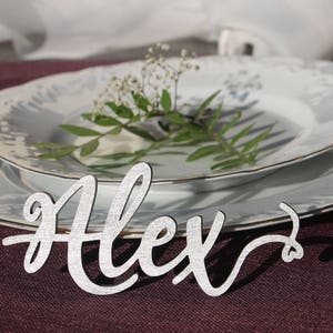 レーザーカットの木製ウェディングネームサイン/シルバー塗装のカスタムレーザーカットウェディングセッティングサイン/ウェディング席札/ウェディングテーブルデコレーション