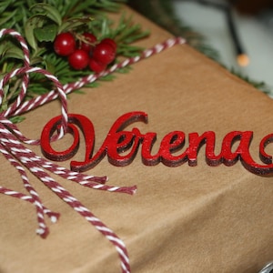Etichetta regalo personalizzata con nome in legno tagliato al laser/etichetta regalo di Natale con nome/etichetta regalo in legno tagliata al laser/etichetta in legno per regali di Natale/decorazioni per feste con calligrafia moderna