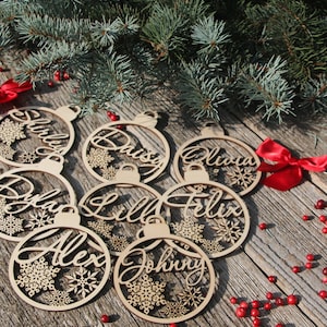 Palline di Natale personalizzate, pendenti di NATALE personalizzati in legno, ornamenti con nomi tagliati al laser, etichette regalo di NATALE con nome, decorazioni natalizie in legno