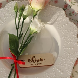 Nom de lieu de mariage personnalisé découpé au laser/Enseignes de mariage en bois personnalisées/Cartes de lieu en bois/Décoration de table de MARIAGE/Prénoms découpés au laser/ÉTIQUETTES DE COEUR pour mariage
