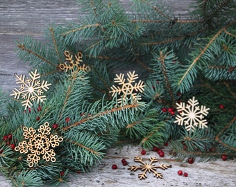 Set of 6x Christmas Wooden Snowflake Ornaments / Laser Cut Wood Decor / Christmas Gift/laser cut snowflake/Xmas gift