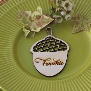 Laser Cut acorn place cartes de place d'automne cartes de mariage Acorn Place cartes de bois cartes de place de gland cartes de place de gland en bois