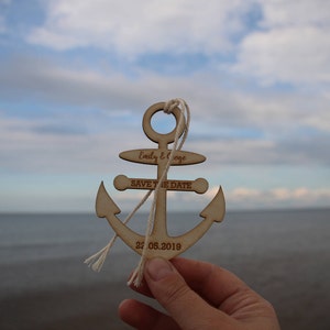 Segno personalizzato del taglio laser/Inserisci segno/Carta posto di ancoraggio del legno /Matrimonio in spiaggia/ Carte posto nautico
