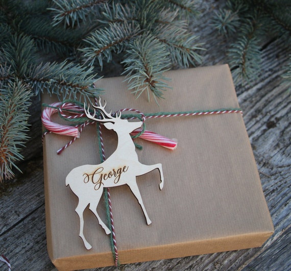名前入りクリスマスオーナメント 2022年 2,3,4,5,6,7,8の家族 セラミック 鹿 オーナメント ツリー デコレーション ギフト 家族、友人、恋人に - 4 家族 名入れ》アクリル２層仕立てのクリスマスオーナメント 名入れ