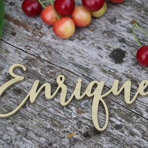 Nom de lieu de mariage personnalisé découpé au laser/Enseignes de mariage en bois personnalisées/Cartes de lieu en bois/Décoration de table de MARIAGE/Prénoms découpés au laser/ÉTIQUETTES pour mariage