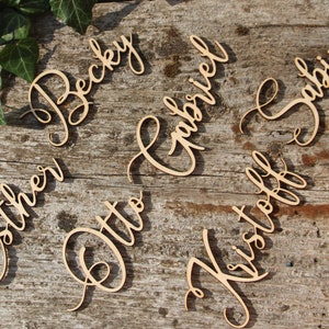 Nomi in legno tagliato al laser Targhette con nome personalizzate tagliate al laser Segnaposto per matrimoni Segni in legno tagliato al laser Segnaposto Targhette per nome