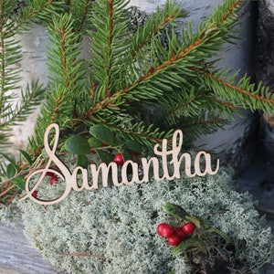 Lasergesneden aangepaste kerstplaatsnaam/aangepaste houten kerstborden/houten plaatskaarten/Christams tafeldecor/lasergesneden namen/TAGS voor Kerstmis