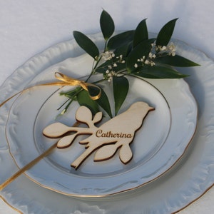 Posto inciso legno matrimonio posto CardsLove BirdCustom tabella namesEngraved guest namesWedding cardsPlace cardEscort cardsLaser engravedcards