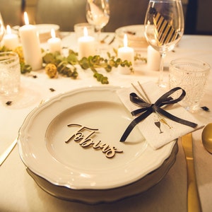 Nom de lieu de mariage personnalisé découpé au laser/ enseignes de mariage en bois personnalisées/ marque-place en bois/carte de table de mariage/noms découpés au laser/TAG pour table de mariage