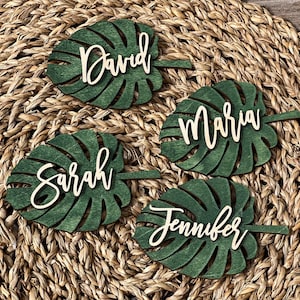 Segnaposto MONSTERA in legno tropicale con foglie, nomi per tavoli da matrimonio, posti a sedere per tavoli da matrimonio tropicali, decorazioni per matrimoni hawaiane, lascia i segnaposto Monstera