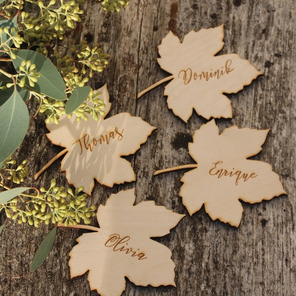 Tarjetas de lugar de hojas cortadas con láser Tarjetas de lugar de boda de otoño Tarjetas de lugar de hojas de arce Tarjetas de lugar de Acción de Gracias tarjetas de lugar de hoja de arce de madera