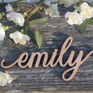 Lasergeschnittener individueller Hochzeitsortname/Individuelle Hochzeitsschilder aus Holz/Tischkarte aus Holz/Hochzeitstischkarte/Lasergeschnittene Namen/TAG für Hochzeitstisch