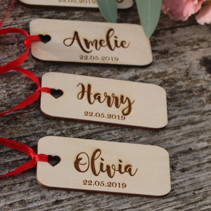 Taglio laser nome luogo di nozze personalizzato /Insegne di nozze in legno personalizzato /Carte posto in legno / decorazioni da tavolo WEDDING/Tag taglio laser/ HEART TAGS per il matrimonio