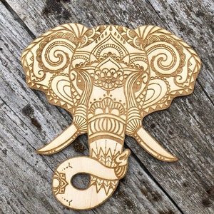 Éléphant de Mandala, éléphant gravé, Mandala, Art de mur de bois, décor indien, décor marocain, pendaison de maison, salle de séjour, gravé personnalisé libre, éléphant