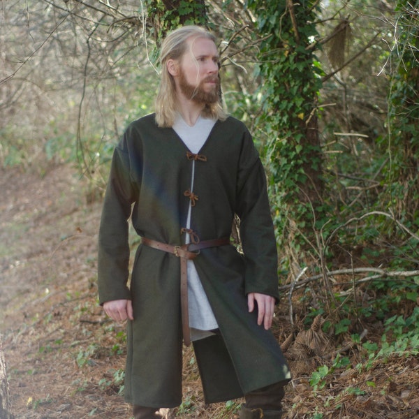 Wool Hunter's Coat - Medieval  - Long Sleeved Green Overcoat for Medieval, Fantasy, LARP and more!