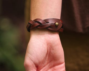 中世の革製ブレスレット - Etsy 日本