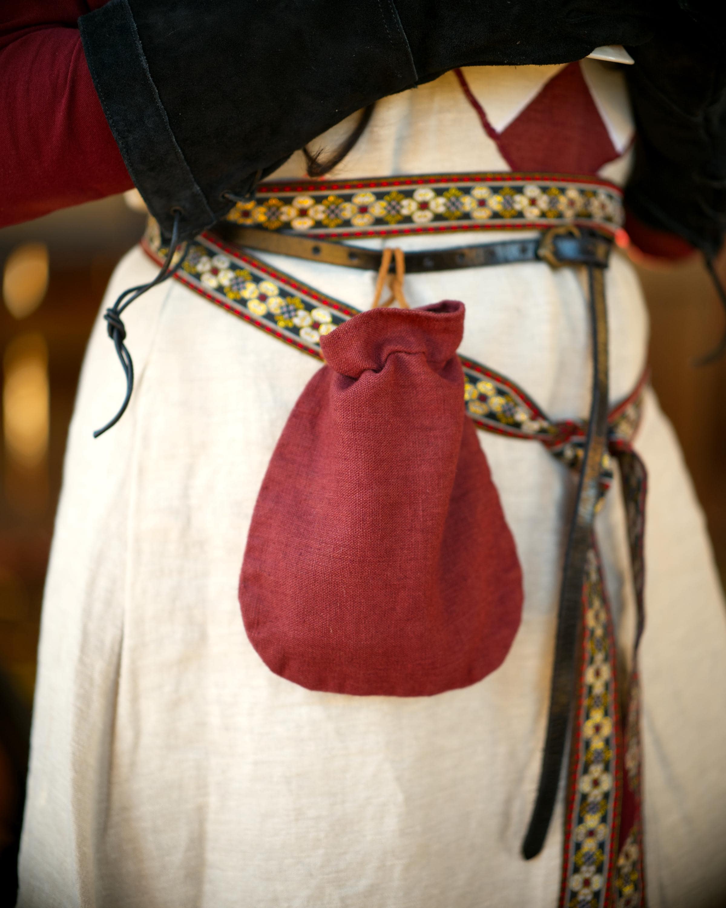 Adventurer's Coin Purse - Medieval Linen Pouch