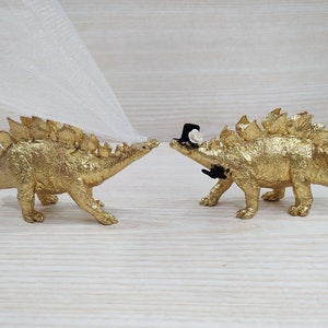 Dinosaurs Wedding Cake Topper, Wedding Dinosaurs , Bride and Groom Stegosaurus Figurine , Jurassic Park ,  Animal Wedding Topper