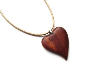 Collier coeur en bois, collier coeur bois, coeur pendentif, cadeau pour elle, coeur d'amour