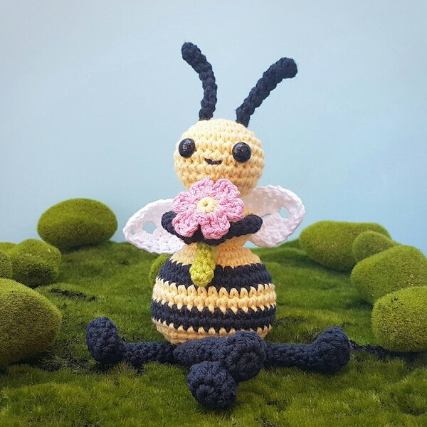Amigurumi Bee