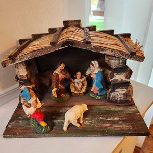Nativity set that folds up...vintage...7 figurines