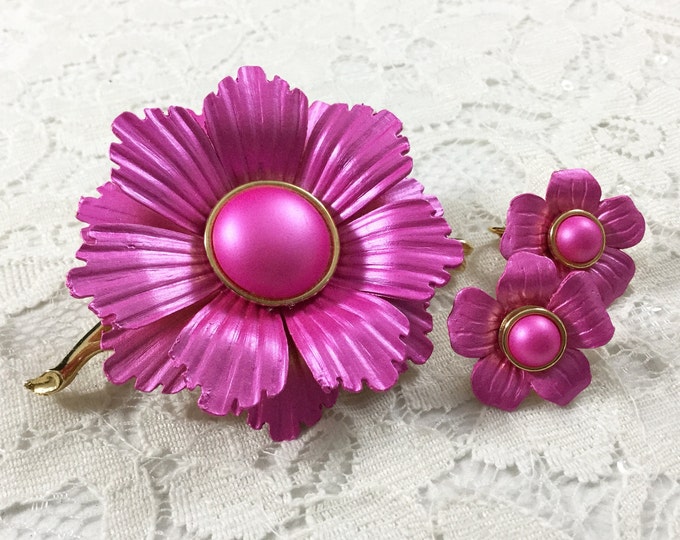 Midcentury Vibrant Hot Pink MOD Flower Set